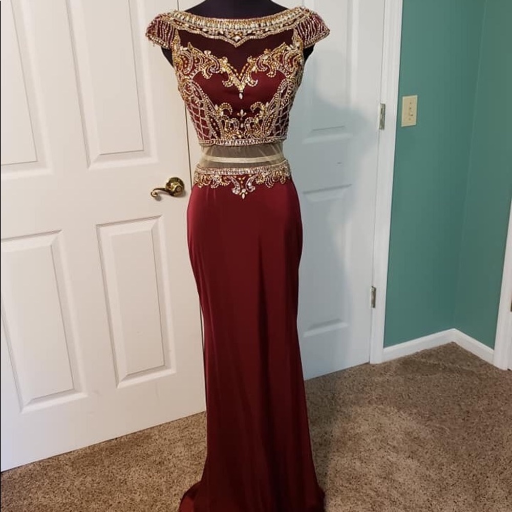 Envious pageant/prom gown